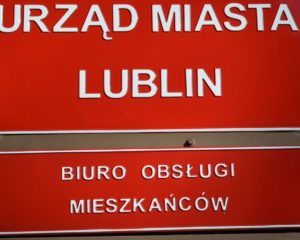 Tabliczka: urząd miasta lublin, biuro obsługi mieszkańców