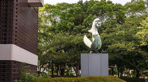 県立美術館 福岡 - アートと時間の迷宮