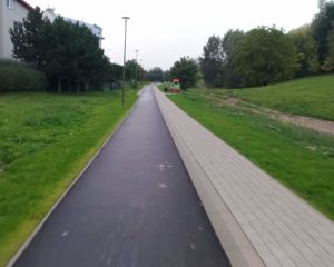 Ciąg pieszy, droga rowerowa na przedłużeniu Parka Jana Pawła II